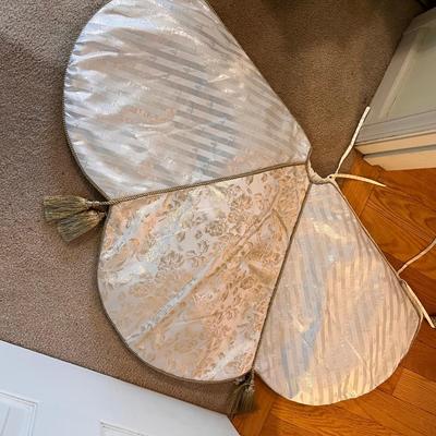 Holiday Decor Galore - Tree Skirts, Art, Candles & Much More (GB-RG)