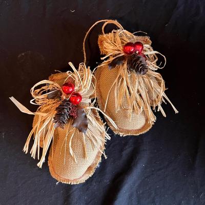 Holiday Decor Galore - Tree Skirts, Art, Candles & Much More (GB-RG)