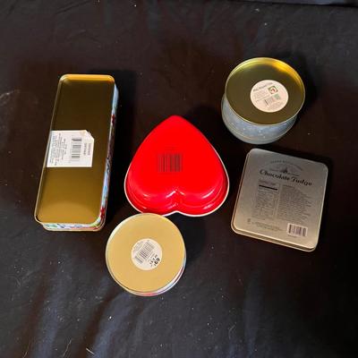 Holiday Decor Galore - Tree Skirts, Art, Candles & Much More (GB-RG)