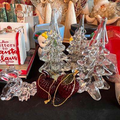 Holiday Decor Galore - Tree Skirts, Art, Candles & Much More (GB-RG)