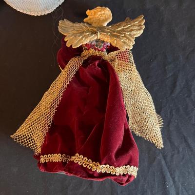 Holiday Decor Galore - Tree Skirts, Art, Candles & Much More (GB-RG)