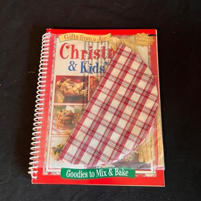 Holiday Decor Galore - Tree Skirts, Art, Candles & Much More (GB-RG)