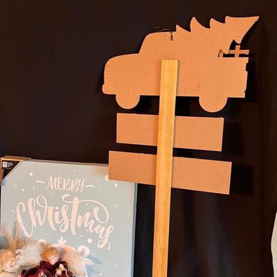 Holiday Decor Galore - Tree Skirts, Art, Candles & Much More (GB-RG)