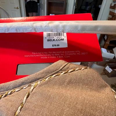 Holiday Decor Galore - Tree Skirts, Art, Candles & Much More (GB-RG)