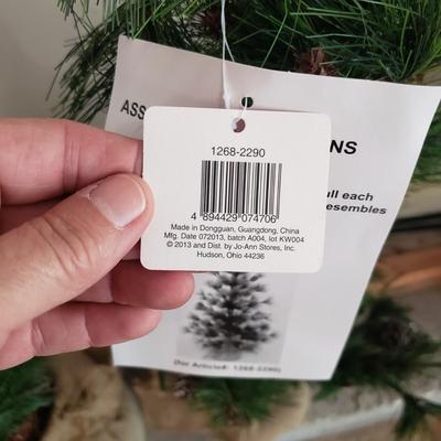 Small Decorative Fiber Optic & More Christmas Trees and Garland (G-KD)