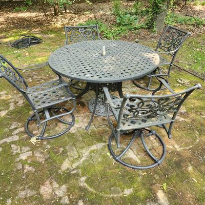 Hanamint Cast Metal Round Table 48" dia w 4 Chairs