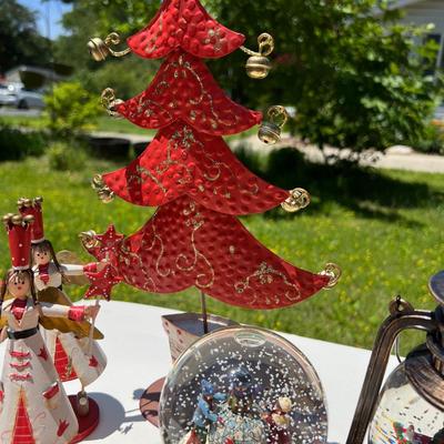 Mixed Decorative Christmas Lot - 2 Lighted Snow Swirl Lanterns, Snow Globe,