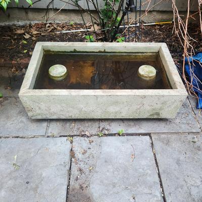 Very Heavy Garden Water Pond Trough with Working Pump