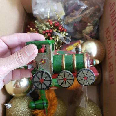 Christmas Ornaments, Nesting Boxes, Wrapping Paper and More (G-KD)