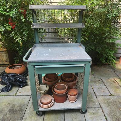 Garden Yard Work Station on Casters includes Pots