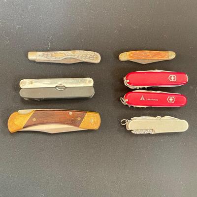 Six Pocket Knives Plus Multitool (LR-SS)