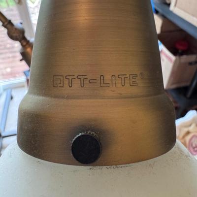 Two Metal Floor Lamps (PB-DZ)