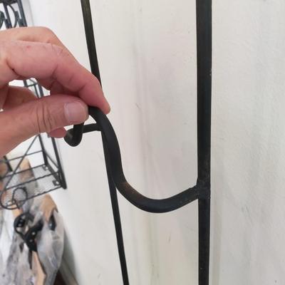 Metal Racks and Wicker Storage (G-KD)