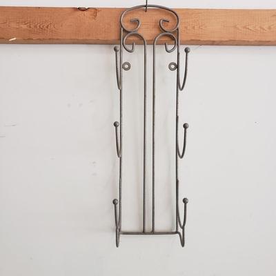 Metal Racks and Wicker Storage (G-KD)