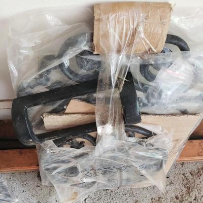 Metal Racks and Wicker Storage (G-KD)