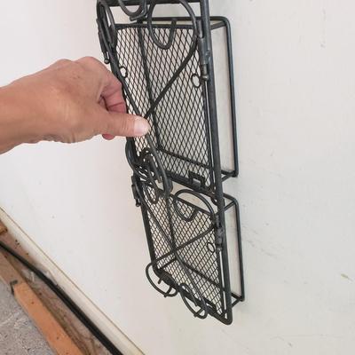 Metal Racks and Wicker Storage (G-KD)