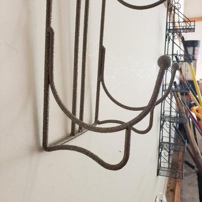 Metal Racks and Wicker Storage (G-KD)