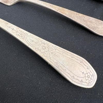 Antique Oneida Community Silverplate Silverware Paul Revere Pattern 34 Pc.