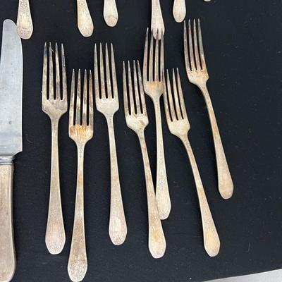 Antique Oneida Community Silverplate Silverware Paul Revere Pattern 34 Pc.