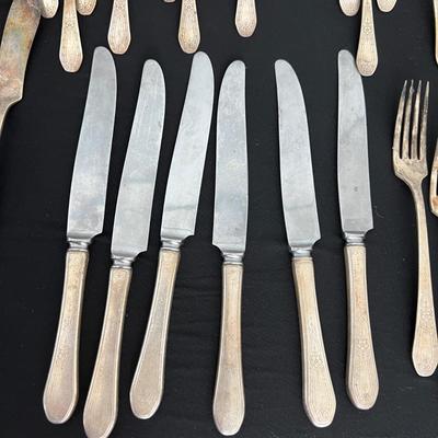 Antique Oneida Community Silverplate Silverware Paul Revere Pattern 34 Pc.