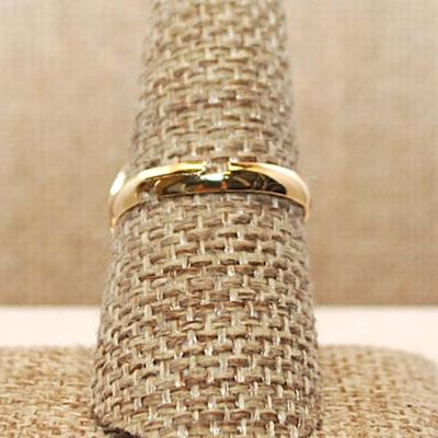 Size 8½ ALL Gold Colored "Rolled Shell" Ring on an OPEN BAND (3.8g)