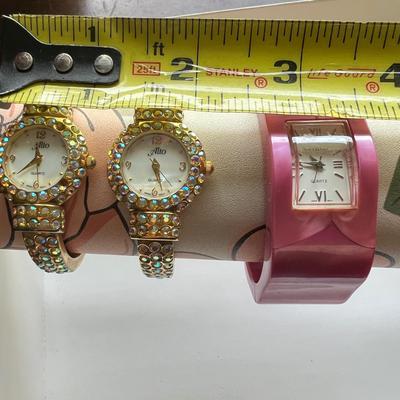 Vernier & Alto Cuff Watch Lot