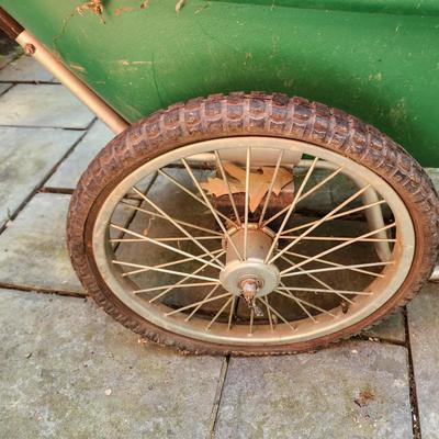 Garden Yard Farm Green Cart Wheelbarrow Smart Carts w Pneumatic Spoked Wheels