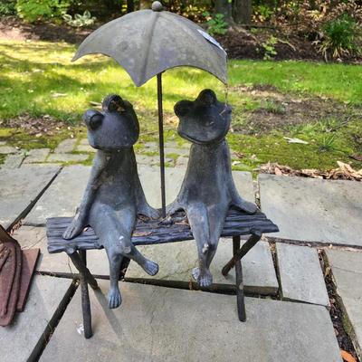 Metal Yard Garden Art Frogs on Bench
