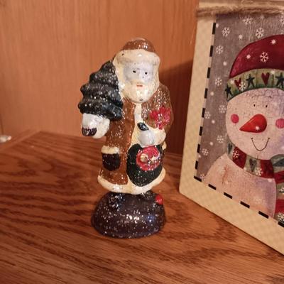 3 CAST IRON DEPARTMENT 56 SANTAS AND A GIFT BOX