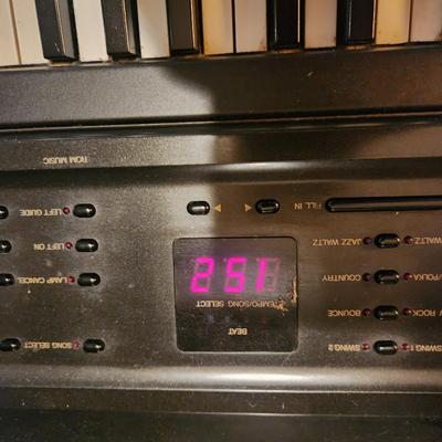 Vintage Yamaha Clavinova CVP8 Advance Wave Memory Digital Piano Keyboard Bench & Books