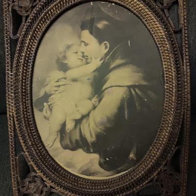 2 OLD PICTURES IN AN ANTIQUE AND WICKER FRAME