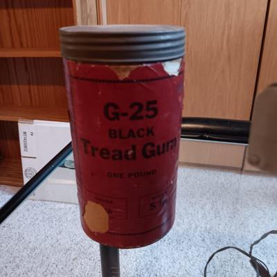 WORKING SKYLINE SLIDE PROJECTOR PLUS VINTAGE THREAD GUM, TIRE REPAIR KIT, AND CAR CHARGER