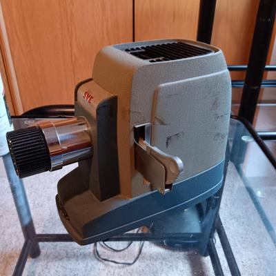 WORKING SKYLINE SLIDE PROJECTOR PLUS VINTAGE THREAD GUM, TIRE REPAIR KIT, AND CAR CHARGER