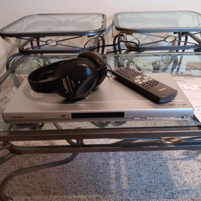 TOSHIBA DVD PLAYER W/REMOTE AND HEADPHONES