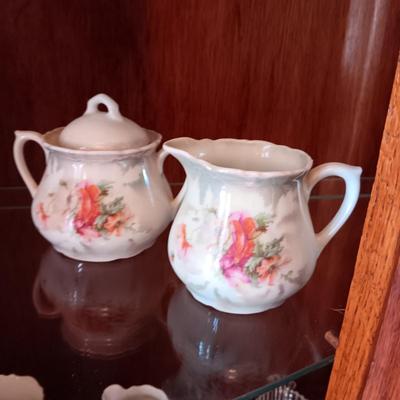 GLASS SWAN AND 2 CREAM AND SUGAR SETS
