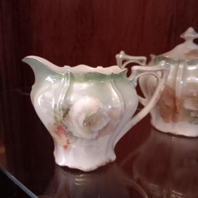 GLASS SWAN AND 2 CREAM AND SUGAR SETS