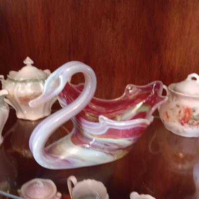 GLASS SWAN AND 2 CREAM AND SUGAR SETS