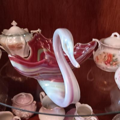 GLASS SWAN AND 2 CREAM AND SUGAR SETS
