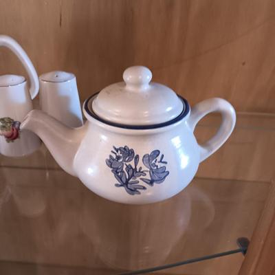 TEAPOTS, EGG CUPS AND SHAKERS