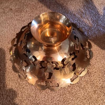 SMALLER BRASS DECANTER AND STEMMED CUPS ON A BRASS TRAY PLUS A COLORIZED BRASS BOWL