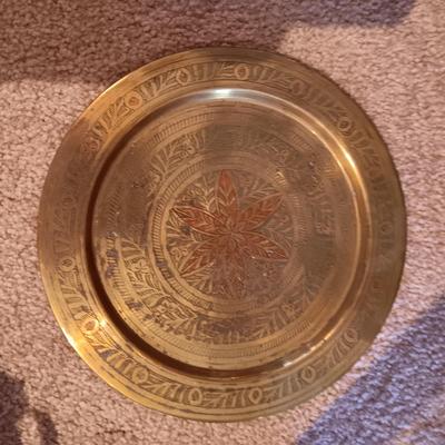 SMALLER BRASS DECANTER AND STEMMED CUPS ON A BRASS TRAY PLUS A COLORIZED BRASS BOWL