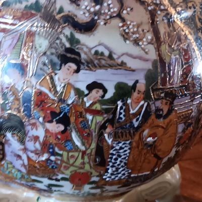 JAPANESE ROYAL SATSUMA VASE AND 2 PORCELAIN EGGS