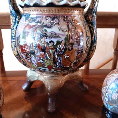 JAPANESE ROYAL SATSUMA VASE AND 2 PORCELAIN EGGS