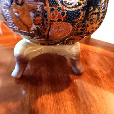 JAPANESE ROYAL SATSUMA VASE AND 2 PORCELAIN EGGS