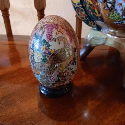 JAPANESE ROYAL SATSUMA VASE AND 2 PORCELAIN EGGS