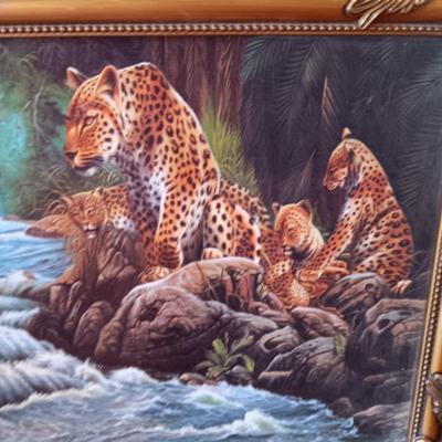 LEOPARD PICTURE "WATCHFUL EYE" BY CRAIG BONE AND DRIED FOLIAGE IN A BASKET