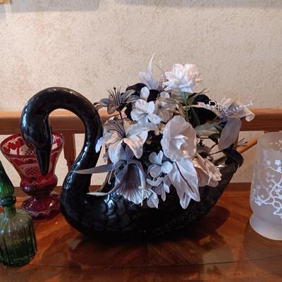 LARGE CERAMIC SWAN, DECANTER AND 2 GLASS VASES