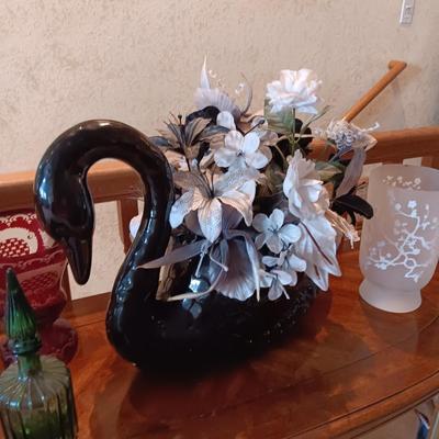 LARGE CERAMIC SWAN, DECANTER AND 2 GLASS VASES