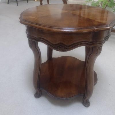 Heritage Mahogany Finish Round Accent Table