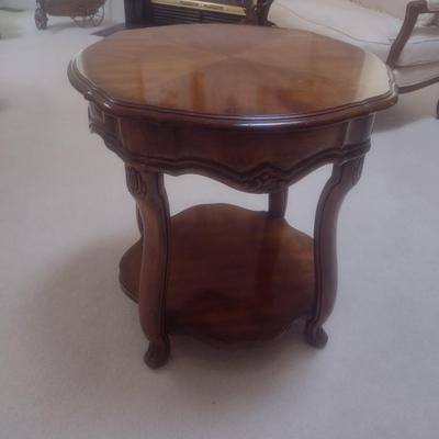 Heritage Mahogany Finish Round Accent Table